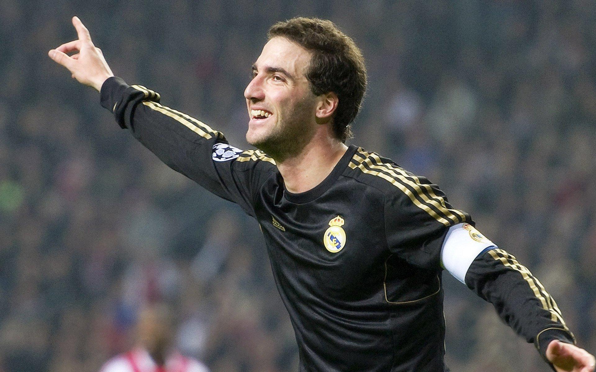 母爱铸就绿茵传奇,亚马尔母亲多年辛勤付出,成就儿子璀璨足球路