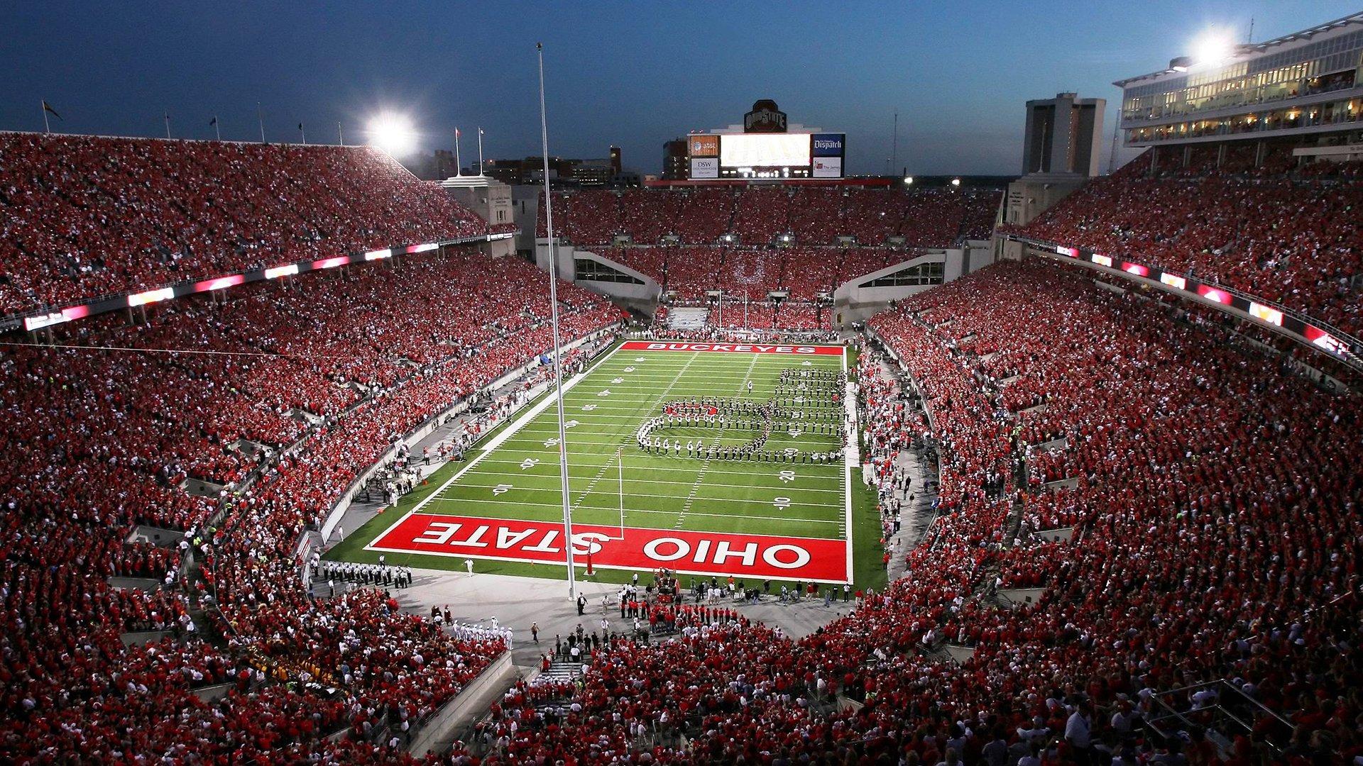 现场直击国足集训,全队斗志昂扬,训练强度与专注度已达实战标准